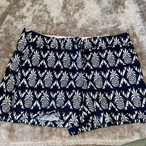 Crown & Ivy pineapple shorts size 10